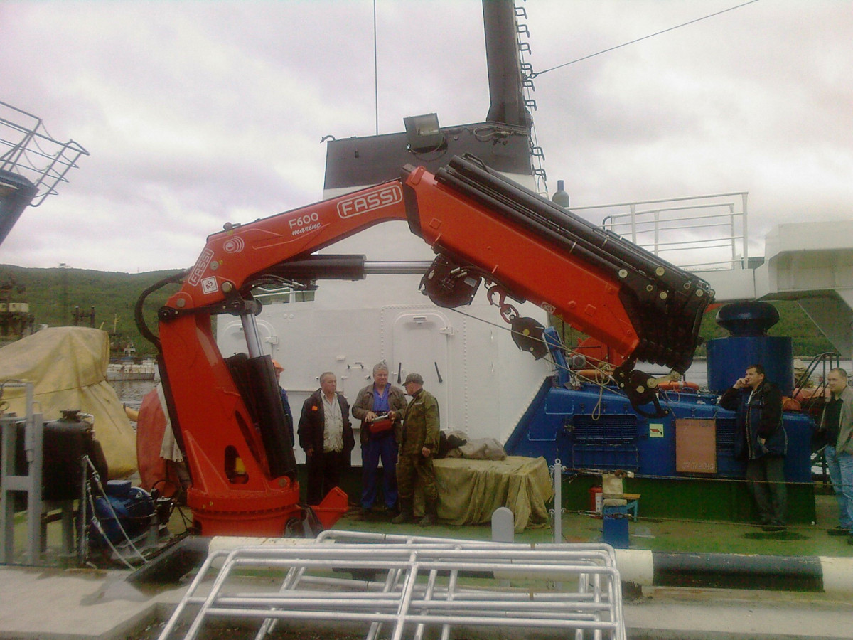 КМУ Fassi F600RA.2.27